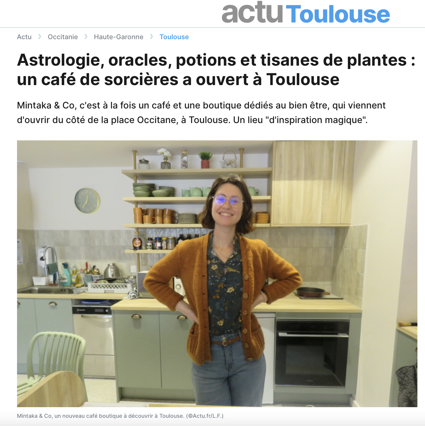 Astrologie, oracles, potions et tisanes de plantes : un café de sorcières a ouvert à Toulouse